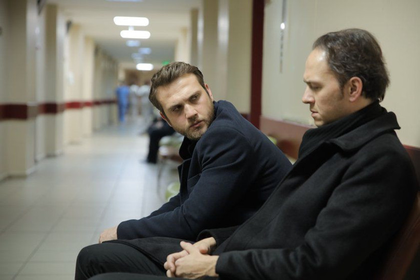 Başrol oyuncusu Show TV Çukur dizisinden ayrılıyor cenaze sahnesi çekildi! - Resim: 3