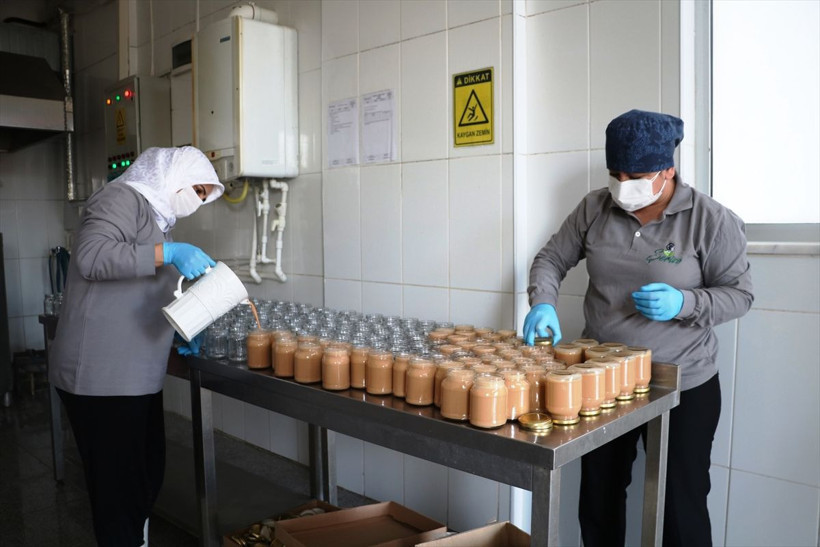 Kapı kapı gezerek satıyordu şimdi 2 işletme sahibi oldu - Resim: 4