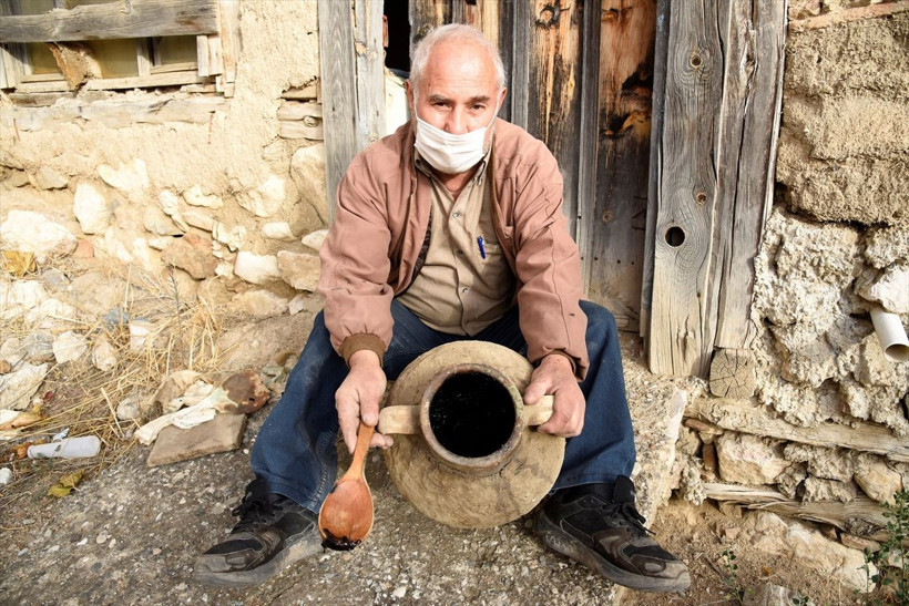 Bilecik'te 21 yıl önce ölen annesinin sakladığı küpü buldu içinden bakın ne çıktı! - Resim: 2