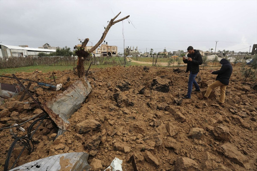 İsrail, Gazze Şeridi'ne hava saldırısı düzenledi! Şehirden dumanlar yükseliyor - Resim: 2