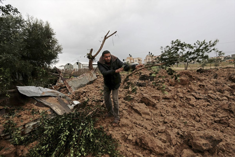 İsrail, Gazze Şeridi'ne hava saldırısı düzenledi! Şehirden dumanlar yükseliyor - Resim: 4