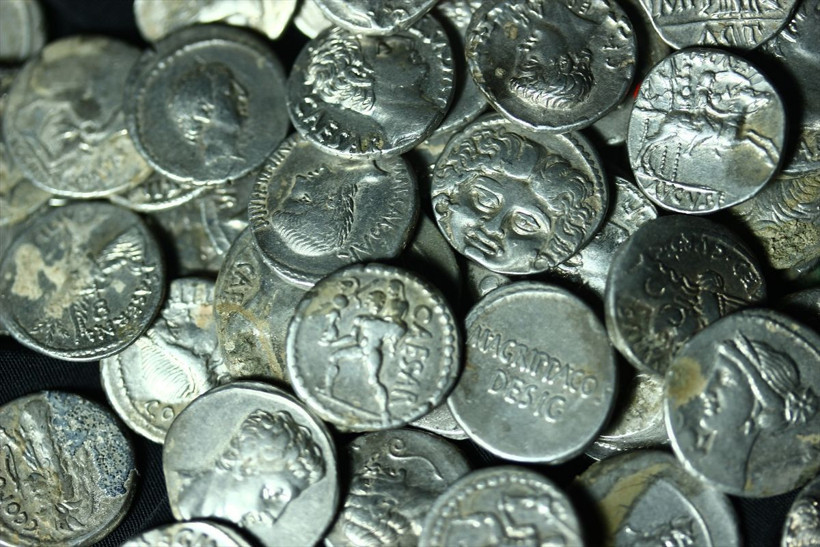 Hazine çıkarıldı eşi benzeri yok! Kütahya'da yüzlerce bulundu - Resim: 3