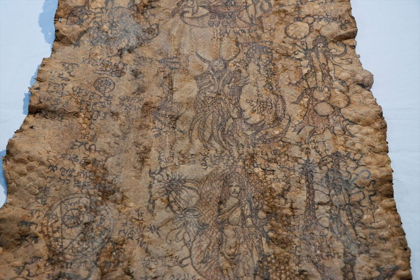 Şanlıurfa'da ele geçirildi! Ortaçağ'dan kalma ve 4 metre uzunluğunda kötü ruhları kovuyor... - Resim: 4