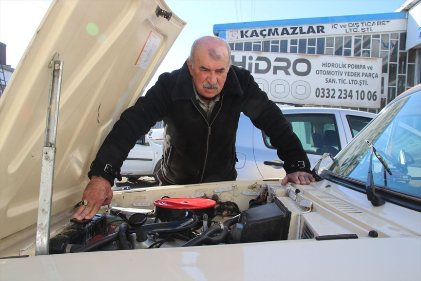 Konya'da gören 'sakın satma' diyor! 6. evladı gibi gördüğü Anadol otomobiline gözü gibi bakıyor! - Resim: 1