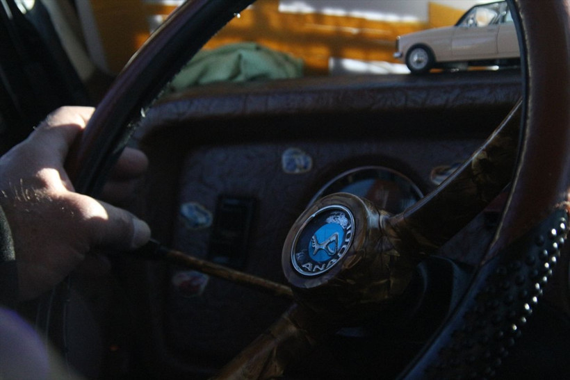 Konya'da gören 'sakın satma' diyor! 6. evladı gibi gördüğü Anadol otomobiline gözü gibi bakıyor! - Resim: 2