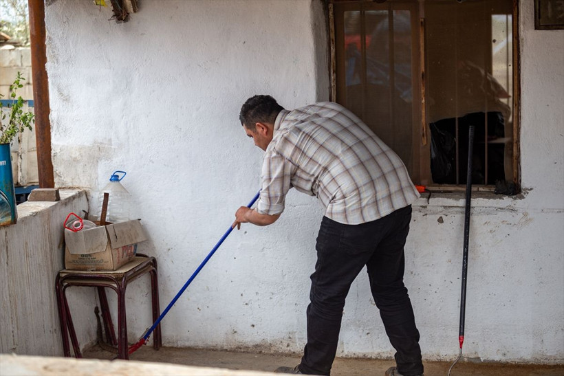 Hatay'da herkes korkup iğreniyor! 14 yıldır bu işi bedavaya yapıyor - Resim: 2