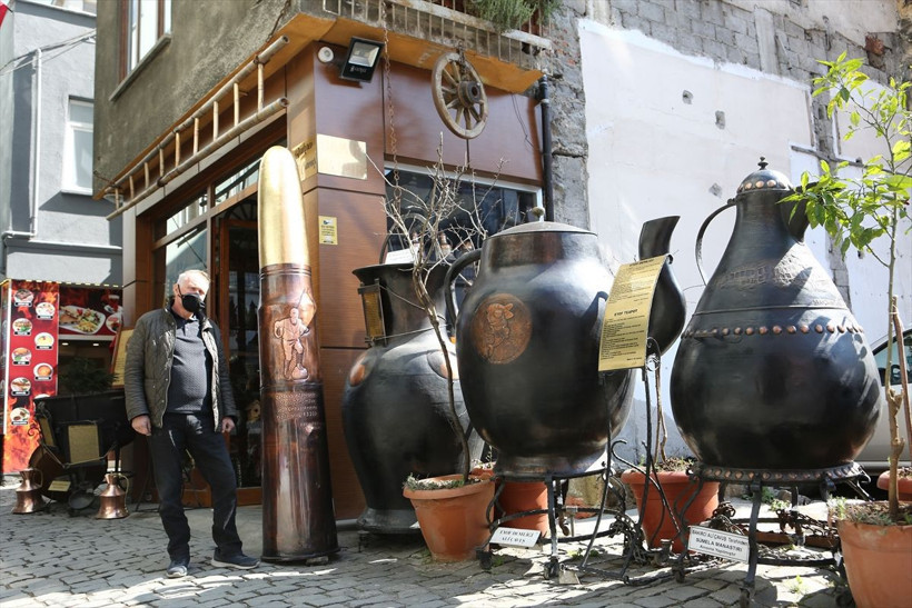 Bakır ustası Ali Çavuş Seyit Onbaşı anısına 2 metre 61 santimetrelik top mermisi yaptı - Resim: 1
