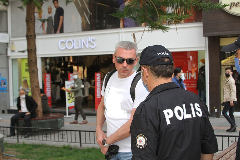 'Canım sıkıldı dışarı çıktım Kırmızıya dönsün Antalya'! Bu korona kolay kolay bitmez - Resim: 3