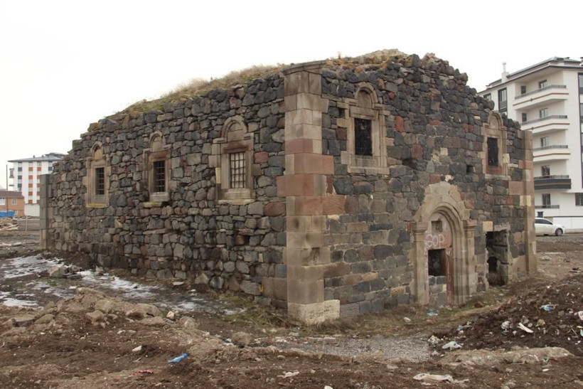 Almanya'da yaşayan Türk sahibi izin vermedi 231 yıllık kilise ortada kaldı - Resim: 4