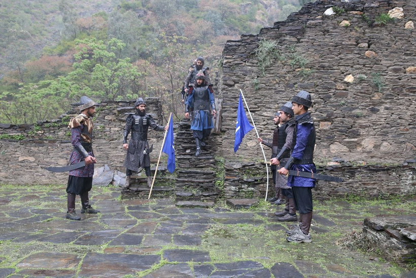 Pakistanlı gençler 'Diriliş Ertuğrul' sevgisini sete taşıdı - Resim: 4