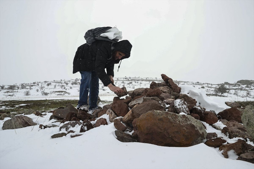 30 yıldır peşinde Türkiye'yi il il çekiçle dolaşıyor! Çuvalı dolduruyor tam bir taş zengini - Resim: 3