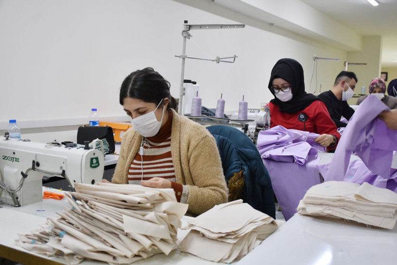 Aksaray'da altınlarını satıp kooperatif kuran kadınlar siparişlere yetişemiyor - Resim: 4