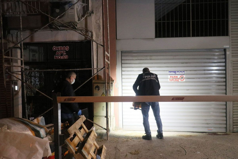 İzmir'de yaşandı! Eski sevgilisinin oğlundan kaçarken balkondan düştü - Resim: 3