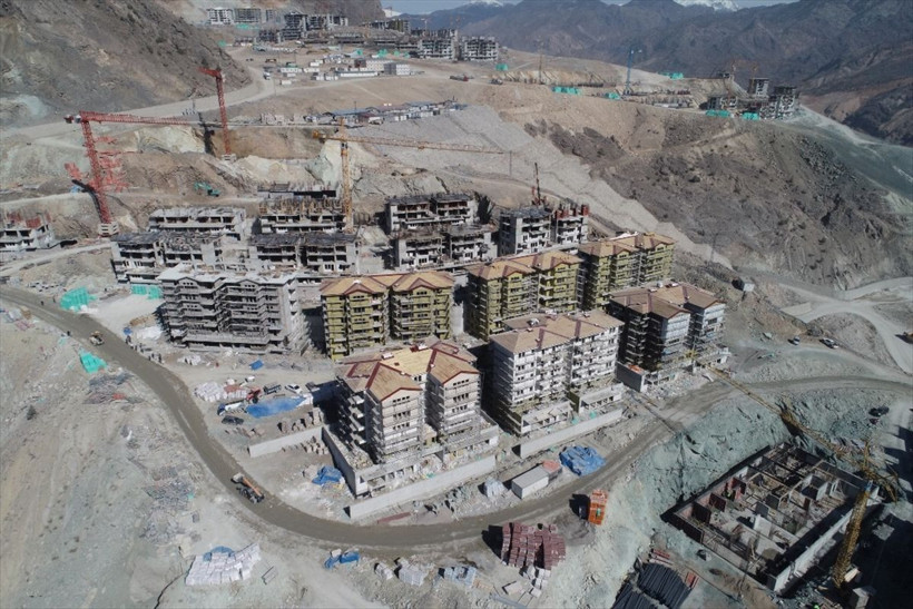 Artvin'in Yusufeli ilçesi 7'nci kez taşınıyor - Resim: 1