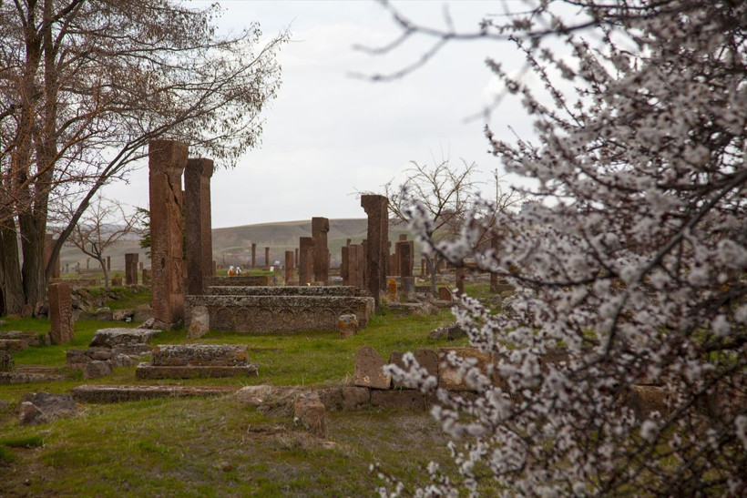 Ahlat Selçuklu mezarlığı bambaşka bir yüze kavuşuyor karekodlu uygulama - Resim: 3