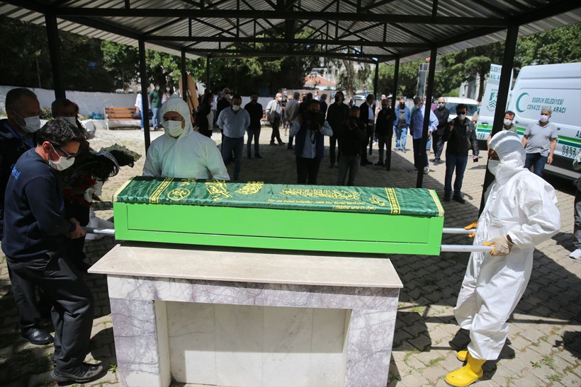 Selahattin Duman son yolculuğa uğurlandı! Vasiyeti yerine getirildi - Resim: 3