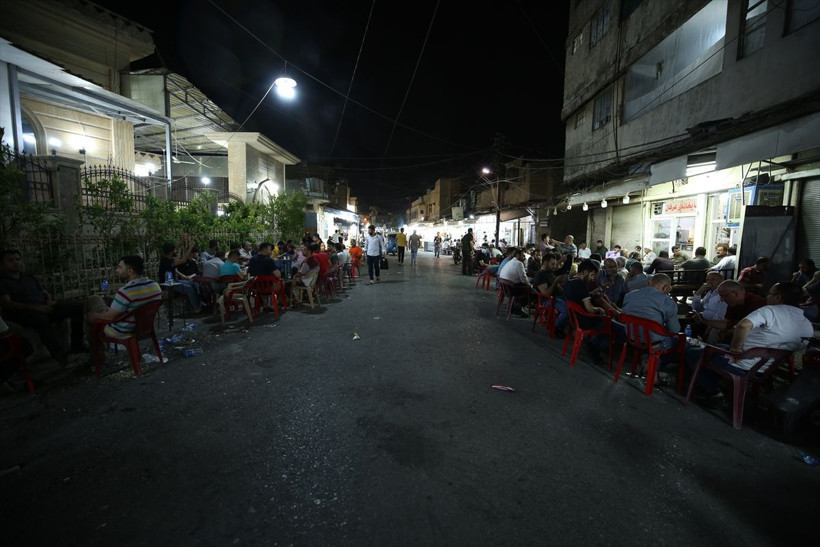 Bu mahallede toplu iftar ve sahur yemeği serbest! Dükkanlar sahura kadar açık - Resim: 4