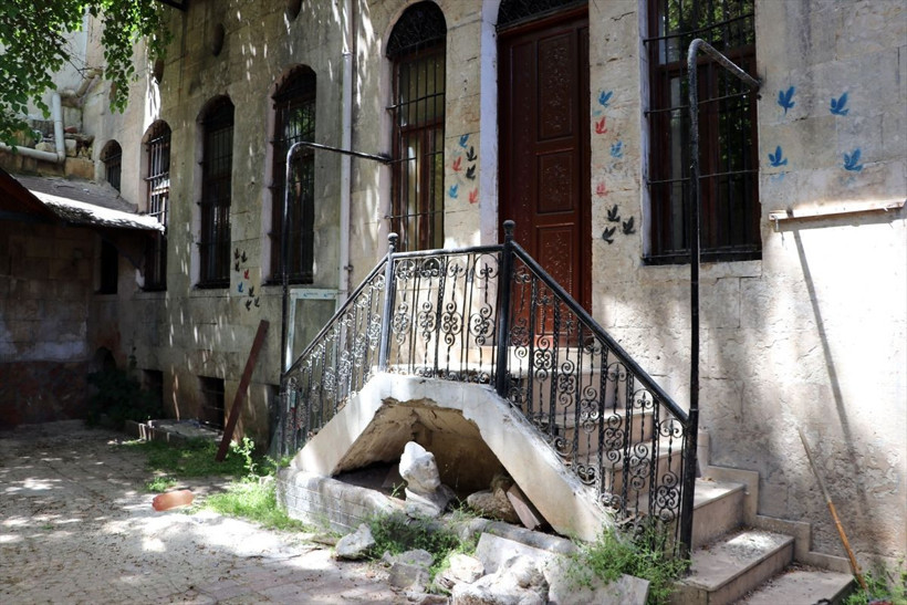 Şeytani plan işe yaramadı! Metruk evden kuyumculara tünel kazdılar ama yakalandılar - Resim: 4