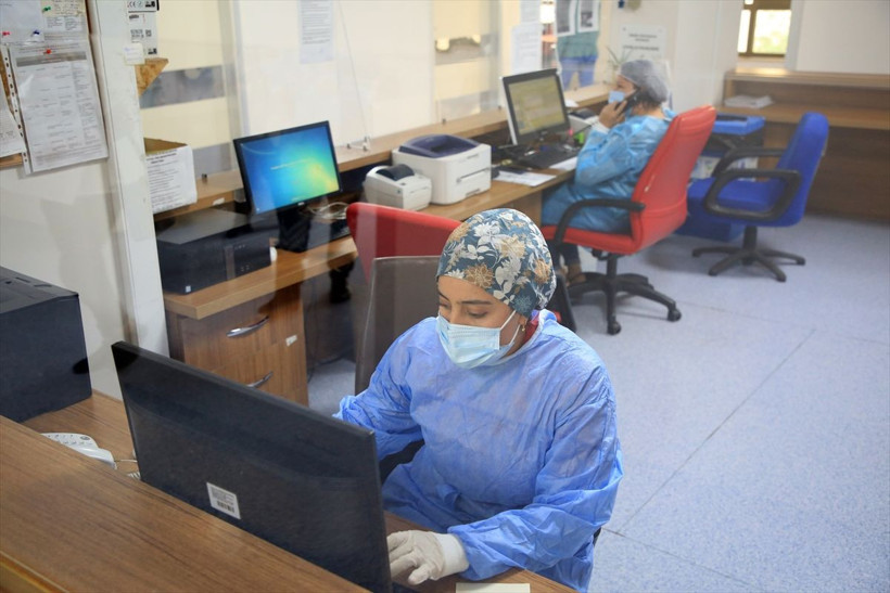 'Covid-19 savaşçısı' hemşireler, rahat nefes alacak günleri özlüyor - Resim: 4