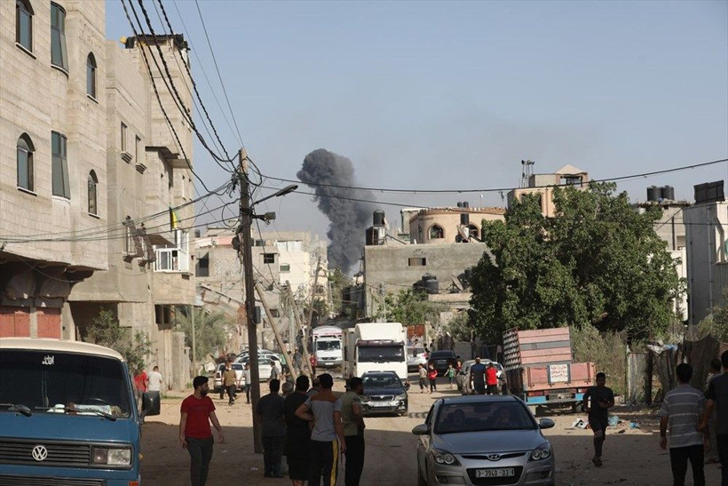 İsrail'in Gazze'ye saldırıları sürüyor: Can kaybı 50'yi geçti 320 kişi yaralandı - Resim: 3