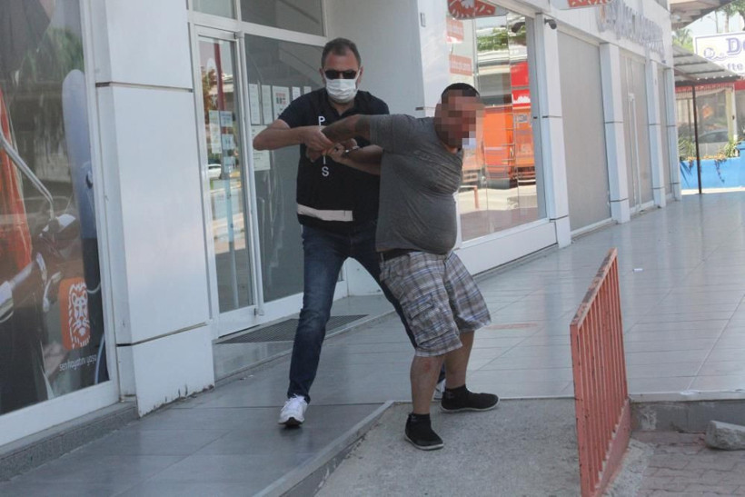 Antalya'da kısıtlamayı ihlal eden sürücü, polisin üzerine yürüdü: Savcı akrabam var - Resim: 2
