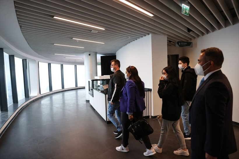 Çamlıca Kulesi ziyarete açıldı! İlk ziyaretçisi Ayvaz ailesi oldu işte Çamlıca Kulesi ücretleri... - Resim: 4