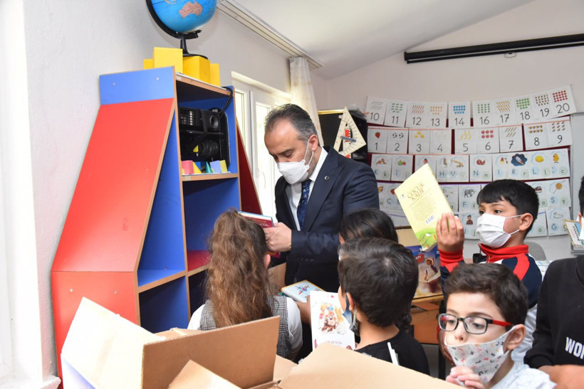 Bursa'da köy okulunda bayram havası - Resim: 2