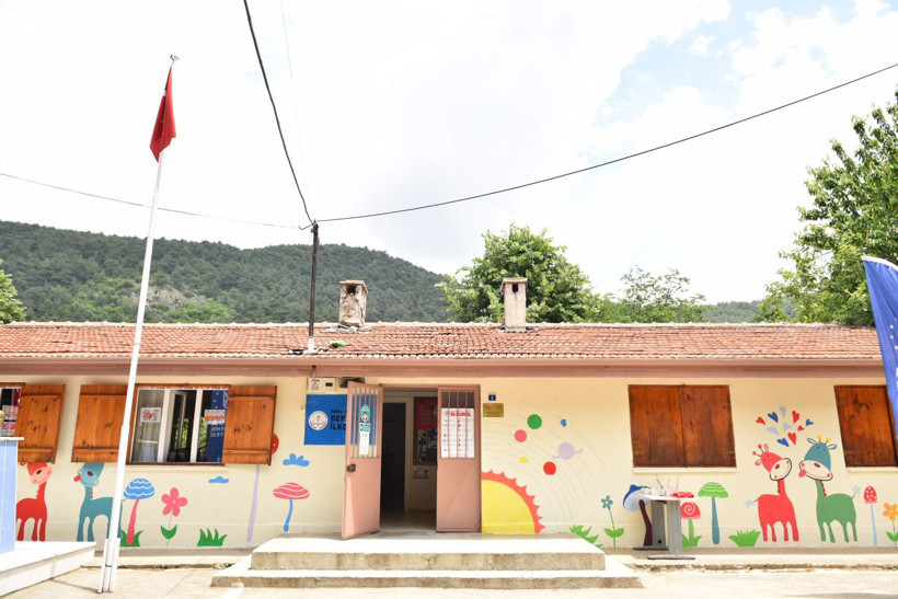 Bursa'da köy okulunda bayram havası - Resim: 1