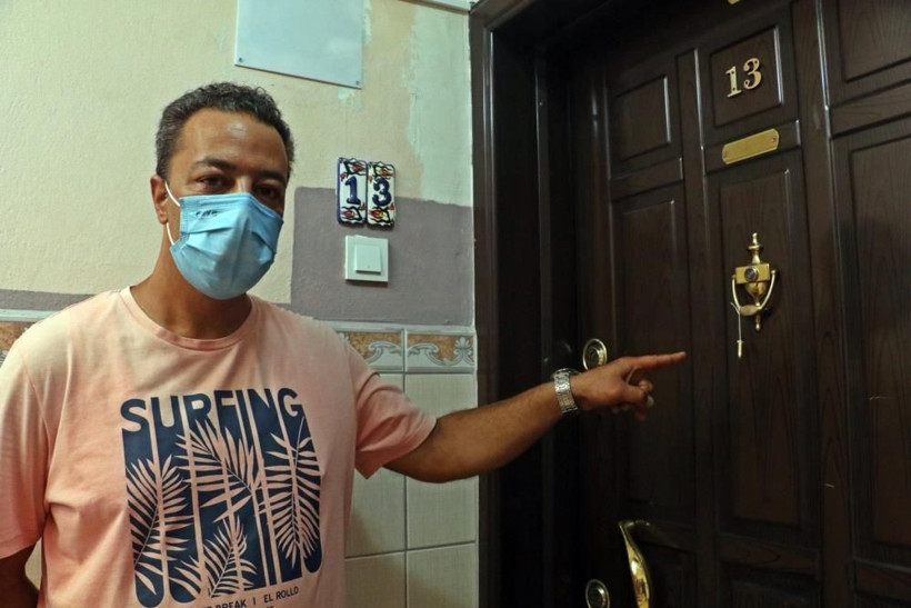 Antalya'da kedileri asılmıştı! Genç kadın üçüncü şoku yaşadı: Kapıya kurşun astılar! - Resim: 3