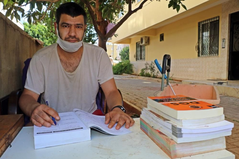 Çöp toplayarak KPSS'de 25'inci olmuştu! Dolandırıcı şoku yaşadı: Ah eşek kafam... - Resim: 1