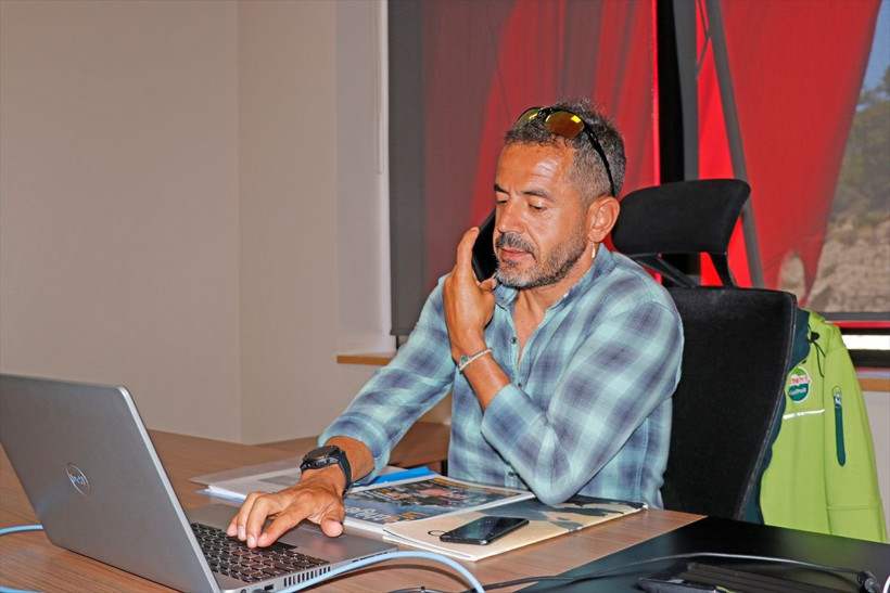 Müdür işten eve uçarak gidiyor Muğla'da 'Yarasa Adam' deyince herkes tanıyor! - Resim: 1