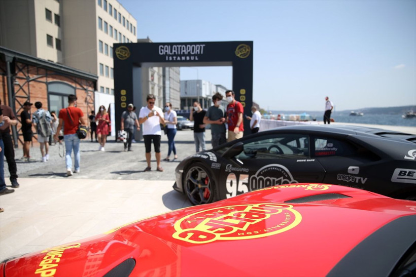 Süper otomobiller İstanbul'dan yola çıktı - Resim: 4