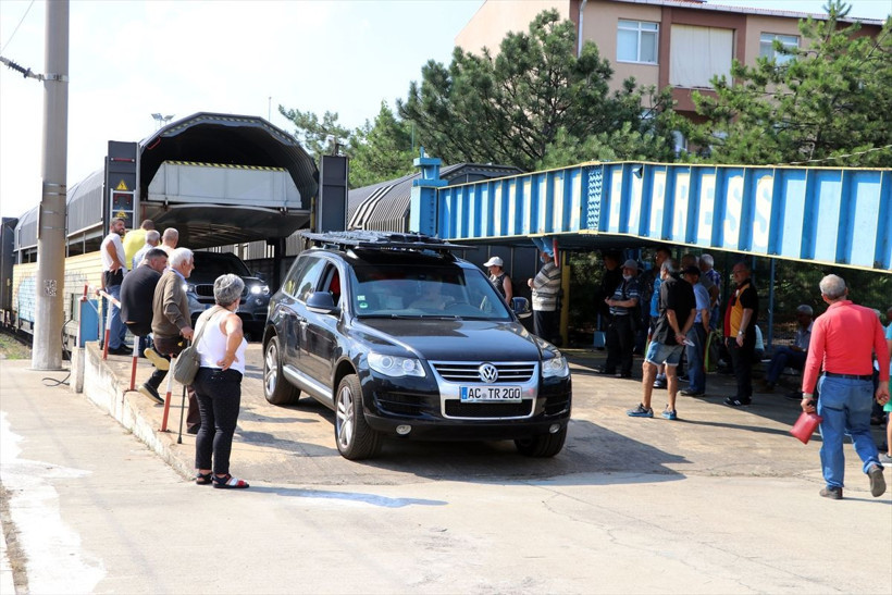 Avusturya'dan 32 saat sürüyor gurbetçiler arabalı trenle Türkiye'ye gelmeye başladı - Resim: 1