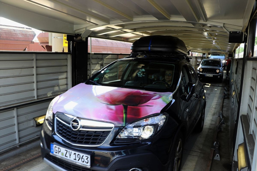 Avusturya'dan 32 saat sürüyor gurbetçiler arabalı trenle Türkiye'ye gelmeye başladı - Resim: 4