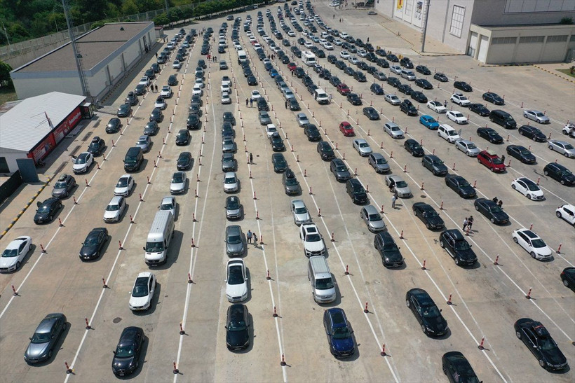 Kapıkule Sınır Kapısı'nda gurbetçi yoğunluğu! 'Türkiye'nin kıymetini bilin' deyip ağladı - Resim: 4