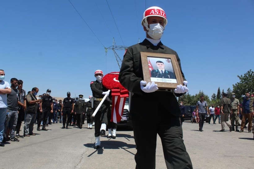 Kuzey Irak Şehidi Teğmen Ali Rıza Özcücük son yolculuğuna uğurlandı - Resim: 2