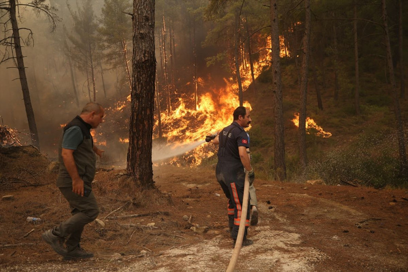 Manavgat'ta inanılmaz görüntüler yangının tam ortasındaydılar - Resim: 2