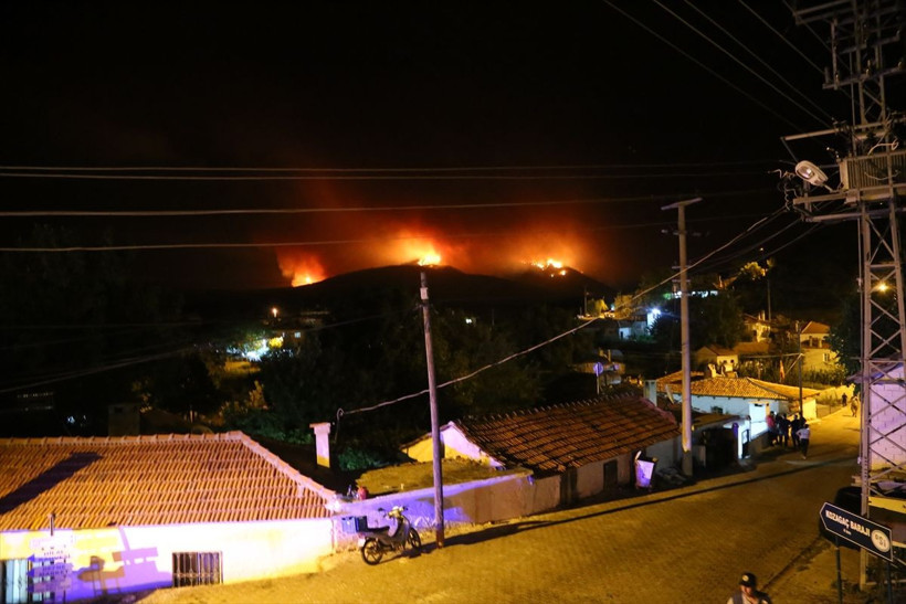 Muğla'nın Kavaklıdere ilçesindeki orman yangını Menteşe ilçesine ulaştı - Resim: 2