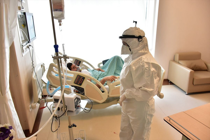 Yoğun bakımda kritik eşiği atlatan koronavirüs hastaları aşı olmamanın pişmanlığını yaşıyor - Resim: 1