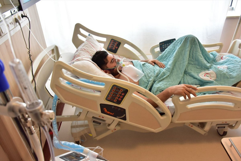 Yoğun bakımda kritik eşiği atlatan koronavirüs hastaları aşı olmamanın pişmanlığını yaşıyor - Resim: 4