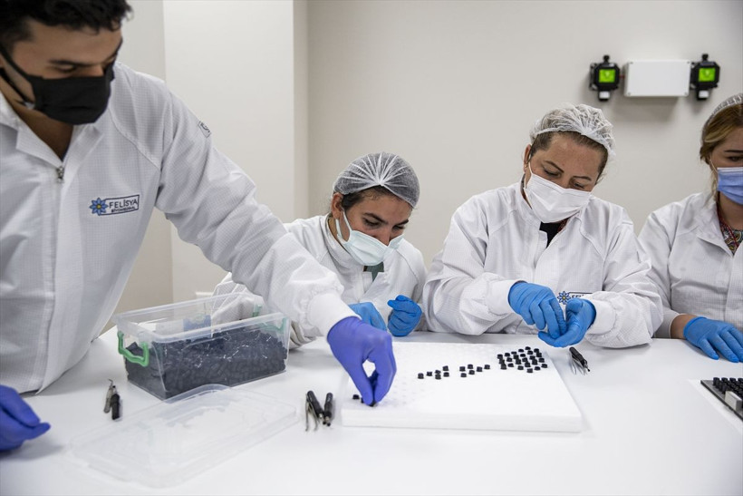 Kovid-19'u 10 saniyede tespit eden yerli testin seri üretimi başladı - Resim: 1