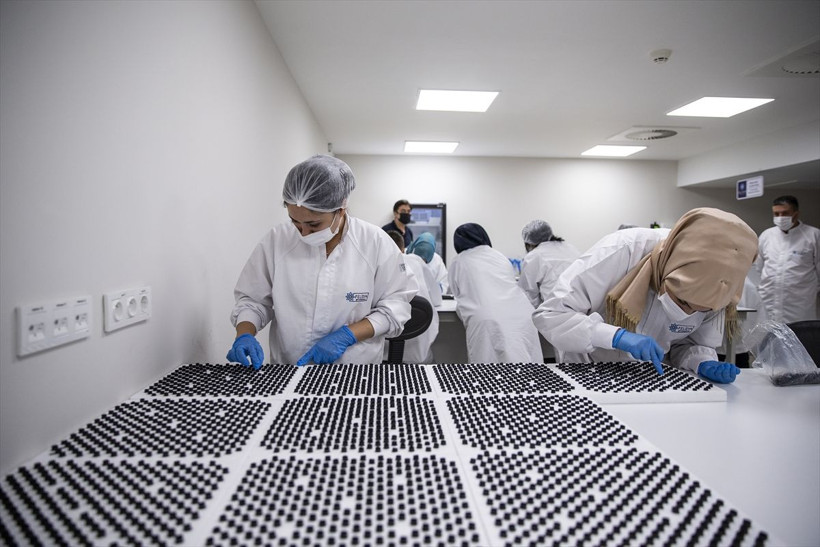 Kovid-19'u 10 saniyede tespit eden yerli testin seri üretimi başladı - Resim: 4