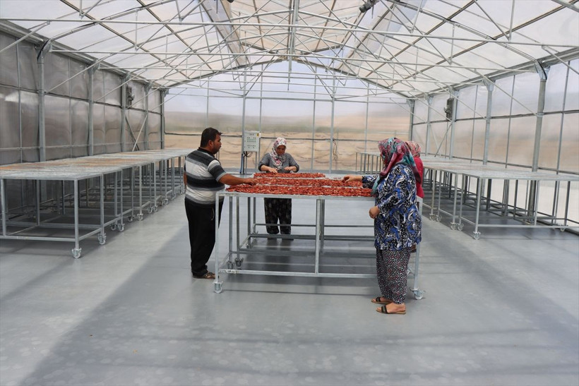 Kilis'te 30 kadın çalışıyor ekmek kapısı oldu: Eğlenceli geçiyor - Resim: 1