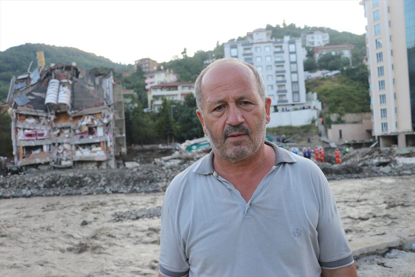 Bozkurt'ta Kur'an Kursu öğrencilerinin ip düzeneği oluşturup suya giren emekli astsubay kurtardı - Resim: 4