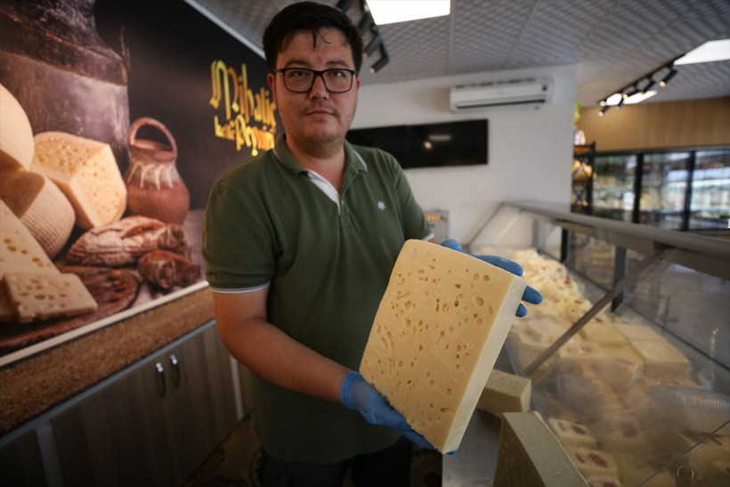 Kopmadan uzuyor! Siyaset mezunu Balıkesir'de dede mesleğine başladı sipariş yağıyor - Resim: 1