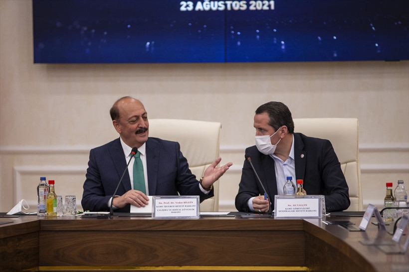 3600 ek gösterge ile öğretmen, polis hemşire maaşı 950 lira, ikramiyesi 34 bin lira artacak - Resim: 3