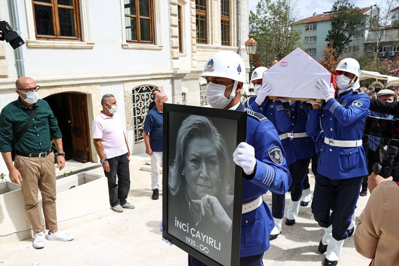 İnci Çayırlı son yolculuğuna uğurlandı cenaze namazına kimler katıldı - Resim: 1