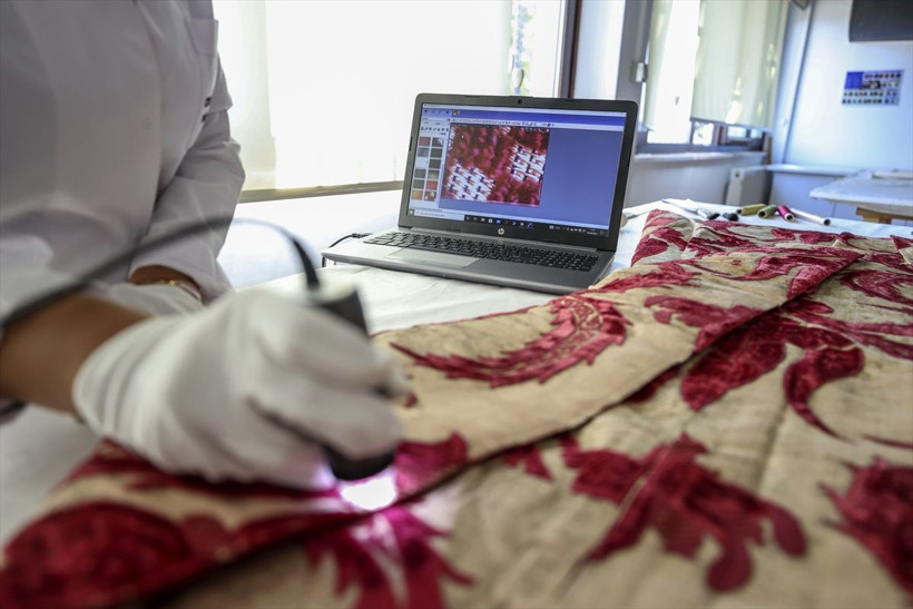 Kanuni Sultan Süleyman'ın tören kaftanına bir de böyle bakın - Resim: 2