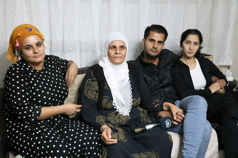 Yıllar sonra evlatlık olduğunu öğrendi 33 yıl sonra annesiyle bir araya geldi - Resim: 1