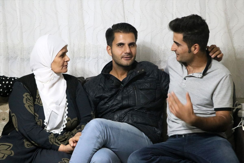 Yıllar sonra evlatlık olduğunu öğrendi 33 yıl sonra annesiyle bir araya geldi - Resim: 3